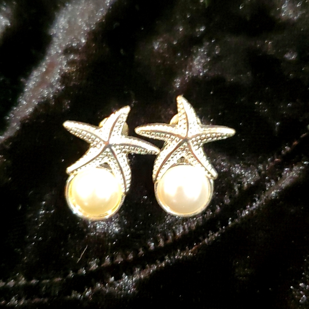 Silverstone Pearl Earrings